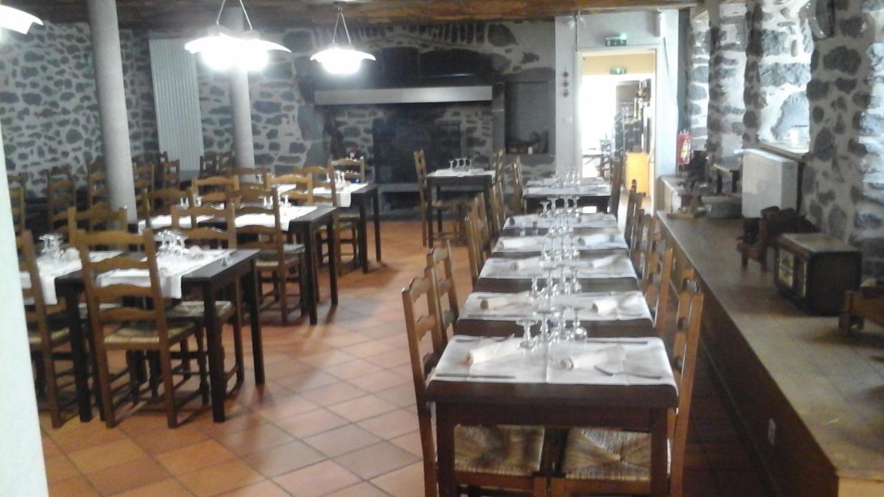 Auberge Les Fontilles Coltines Экстерьер фото